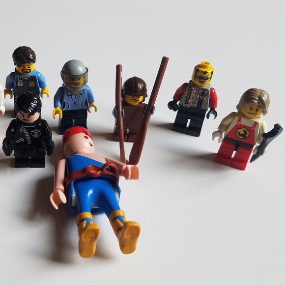 Lego Mini Figure Pieces - Picture 4 of 8
